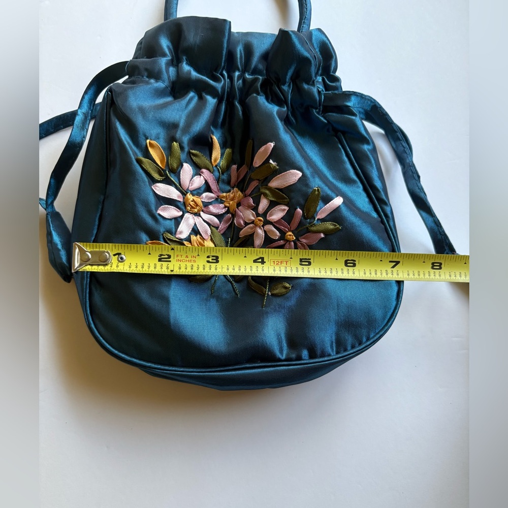 Chic Floral Embroidered Satin Mini tote Bag - Picture 7 of 10